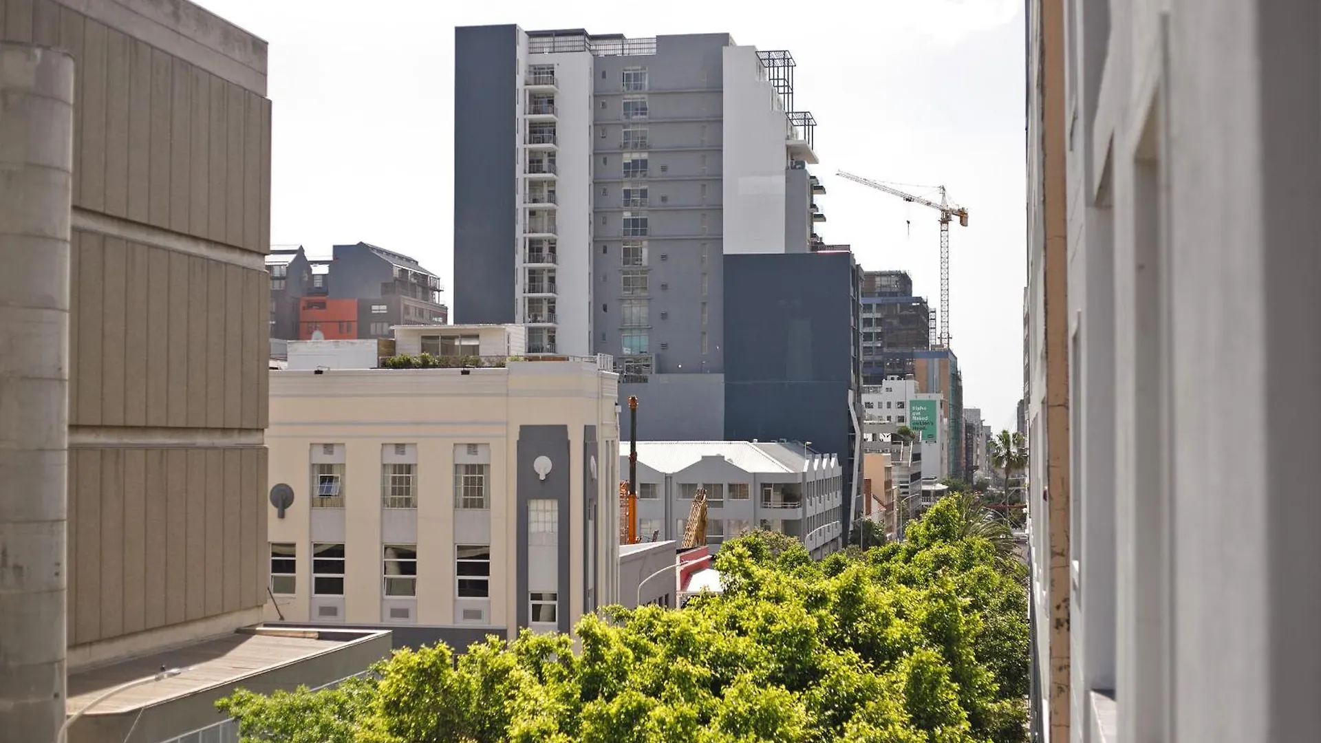 2Bdr - City Explorer Cape Town Apartment