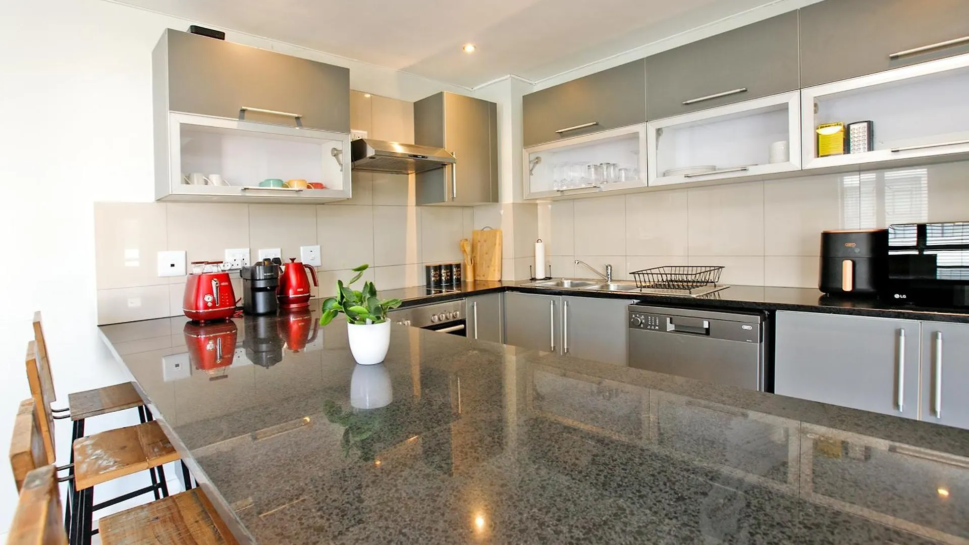 Apartment 2Bdr - City Explorer Cape Town South Africa